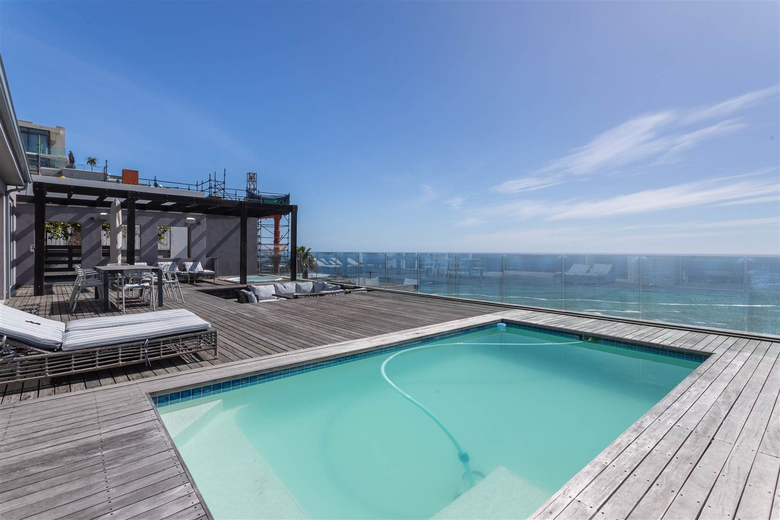 3 Bed Penthouse in Bantry Bay photo number 1