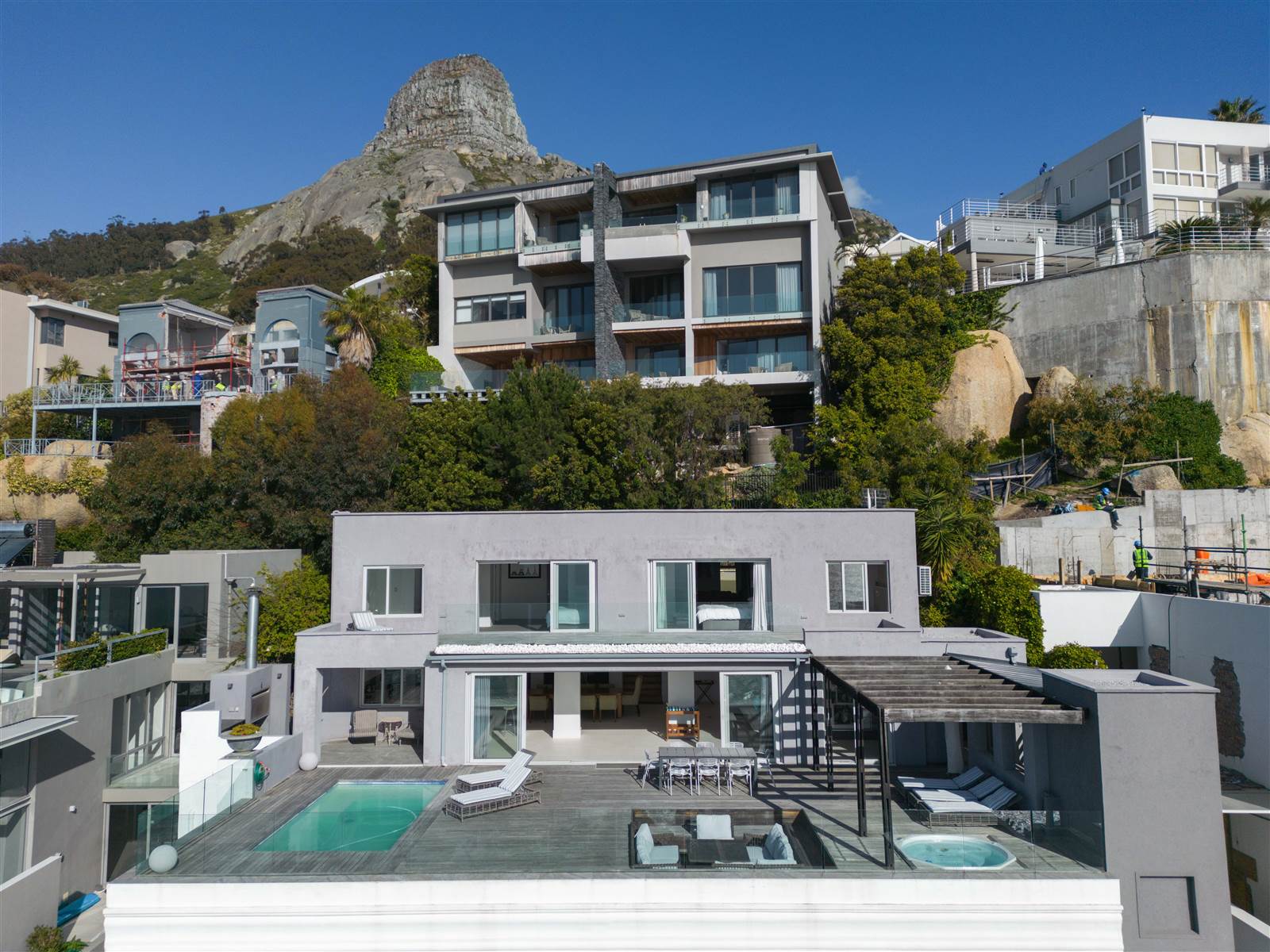 3 Bed Penthouse in Bantry Bay photo number 5