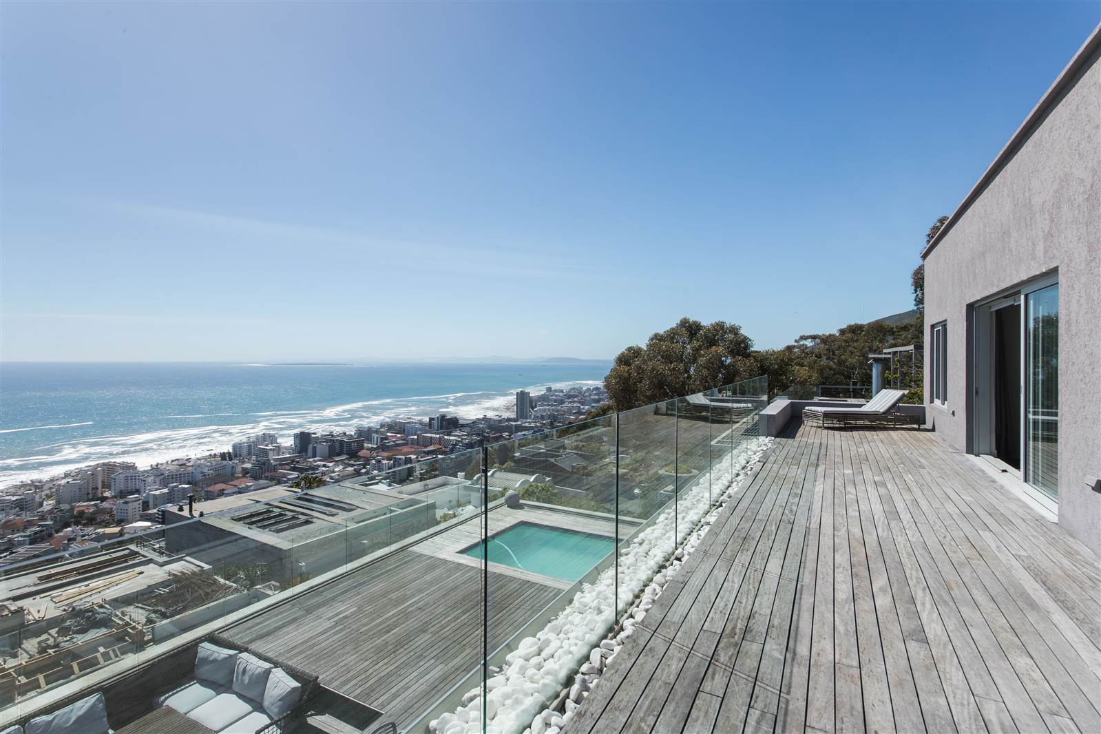 3 Bed Penthouse in Bantry Bay photo number 21
