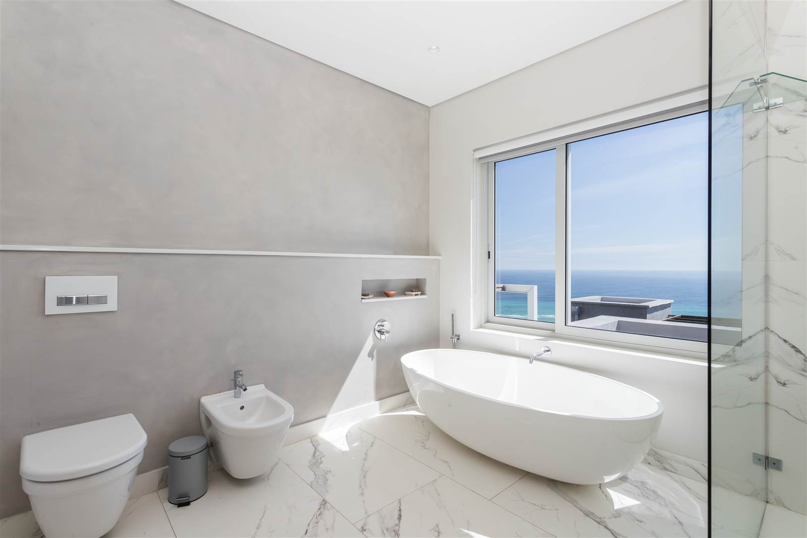 3 Bed Penthouse in Bantry Bay photo number 14