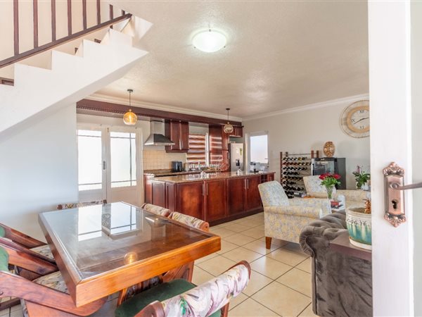 3 Bedroom Townhouse 3 Bedroom Townhouse