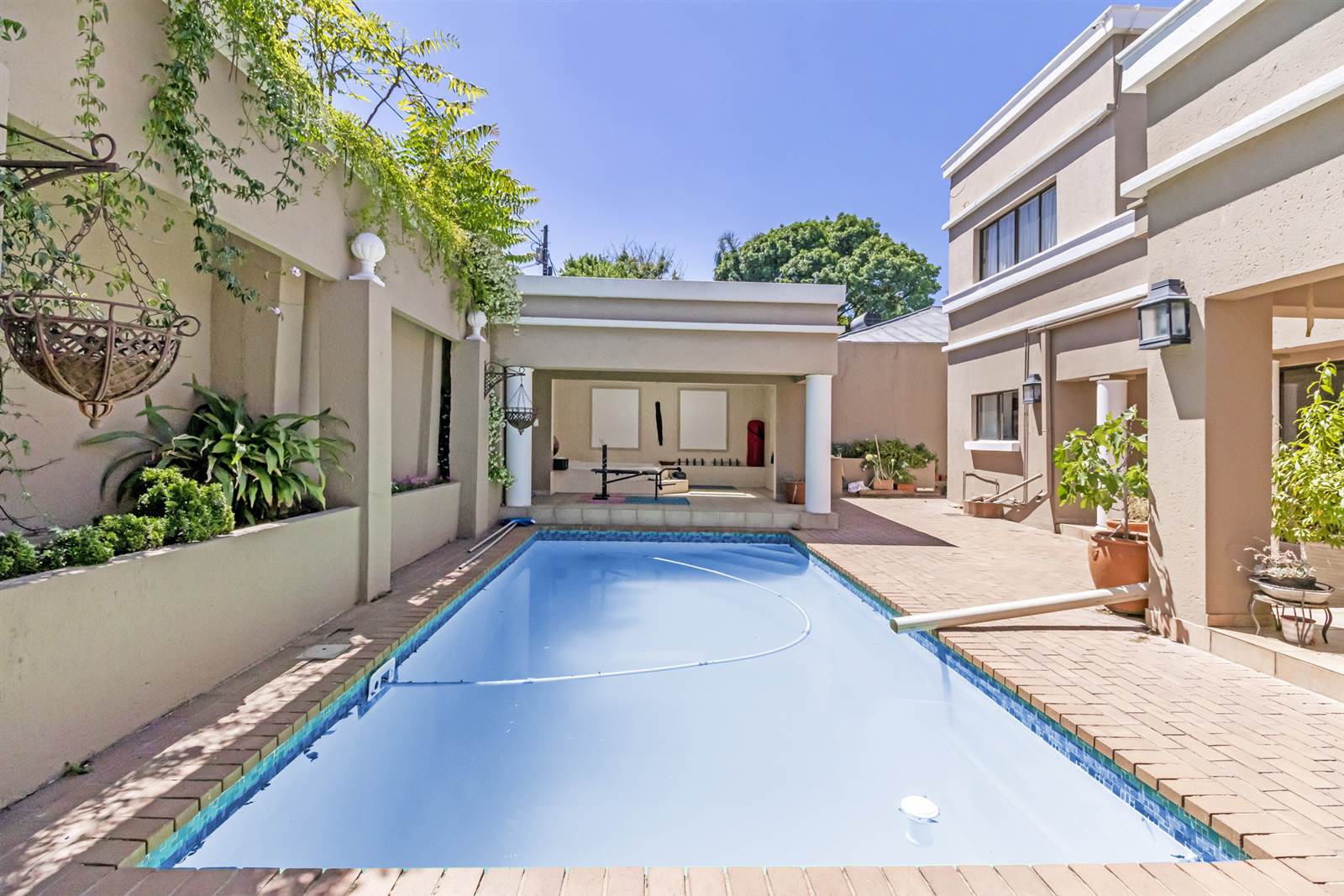 4 Bed House in Parkhurst photo number 21