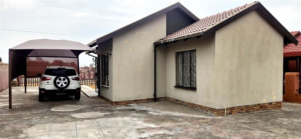 2 Bed House in Tlhabane photo number 1