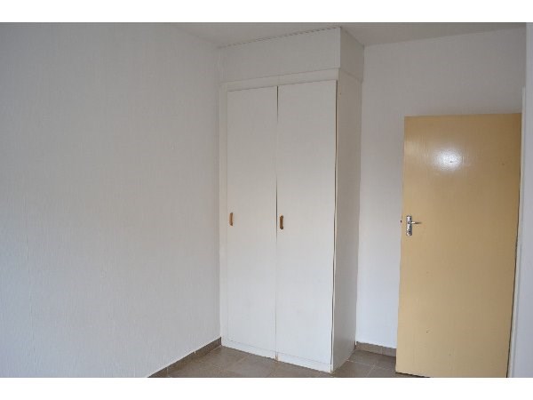 2 Bed Apartment in Germiston South photo number 7