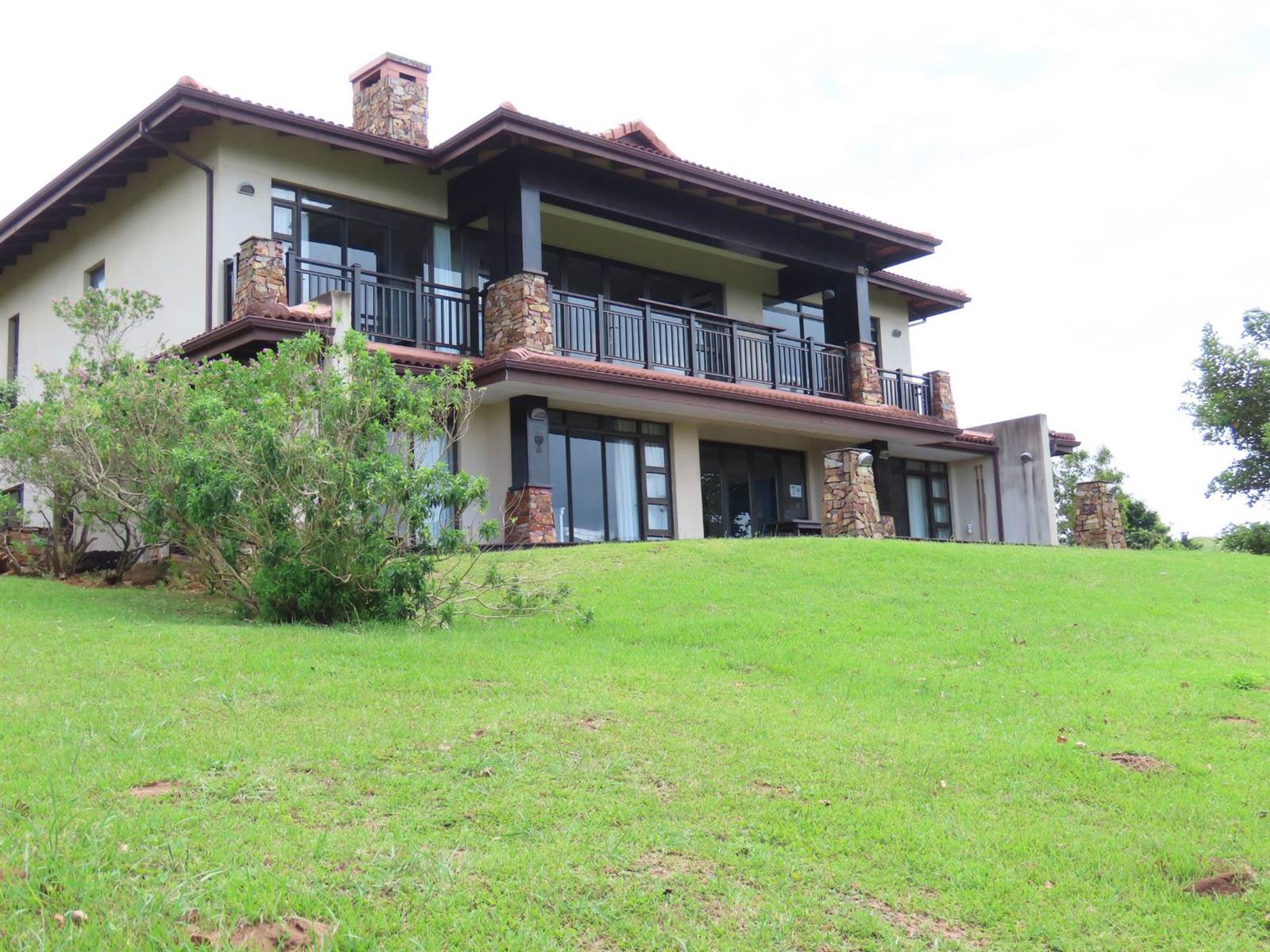 5 Bed House in Leisure Bay photo number 6