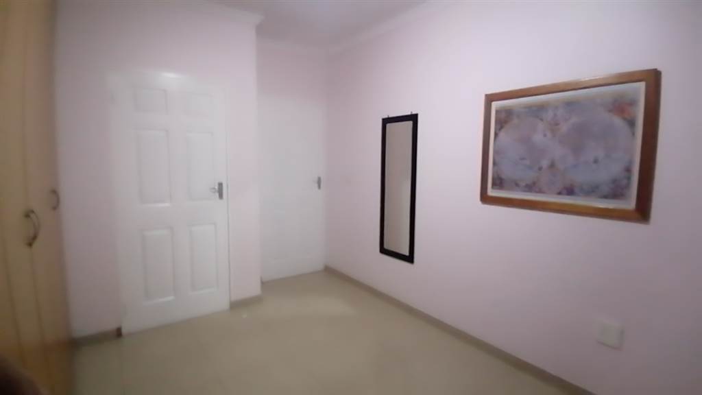 2 Bed Apartment in Tongaat Central photo number 8