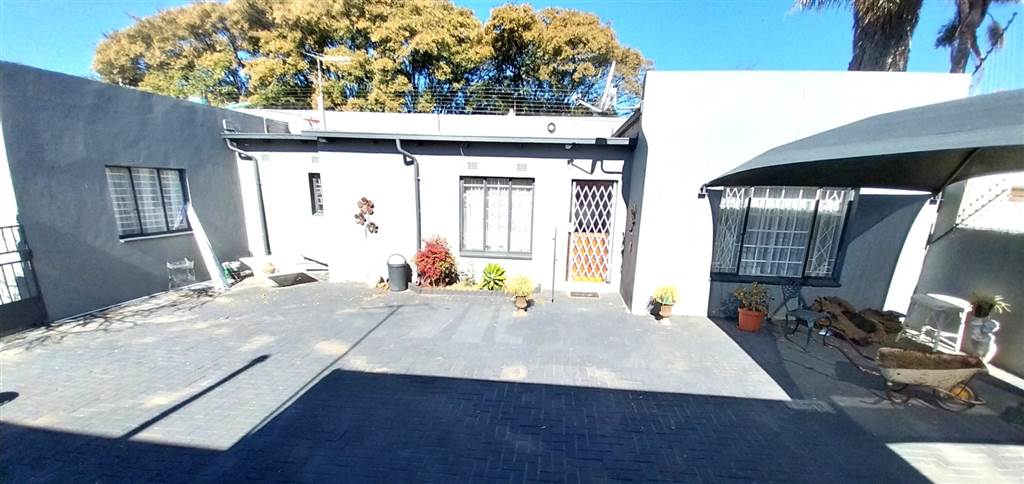 170  m² Office Space in Benoni Central photo number 9