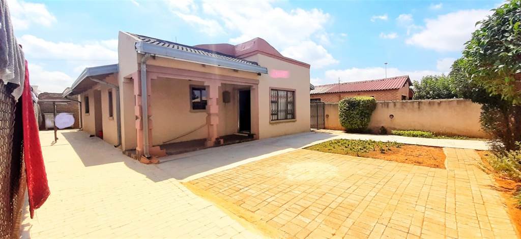 2 Bed House in Sebokeng Zone 3 photo number 1