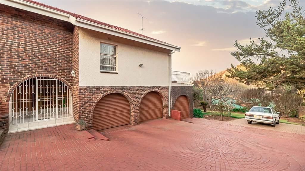 4 Bed House in Kloofendal photo number 29