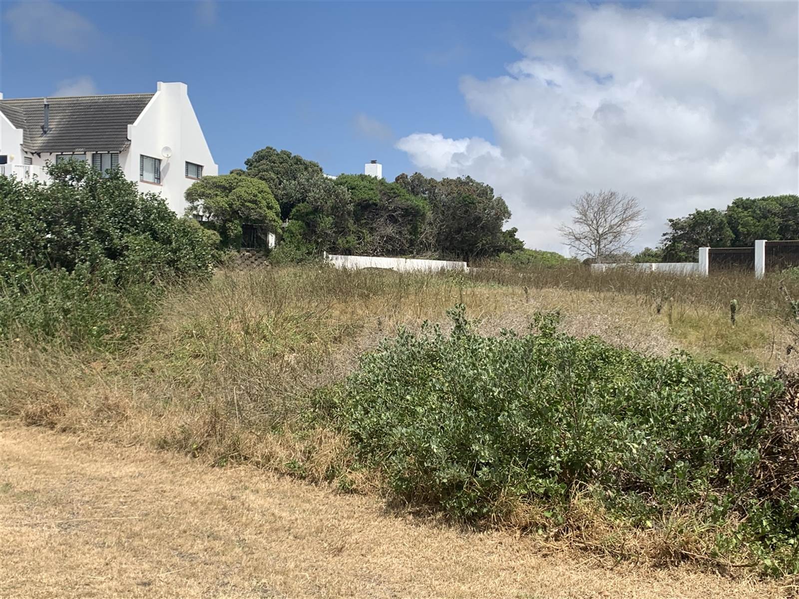 1015 m² Land available in St Francis Bay photo number 4