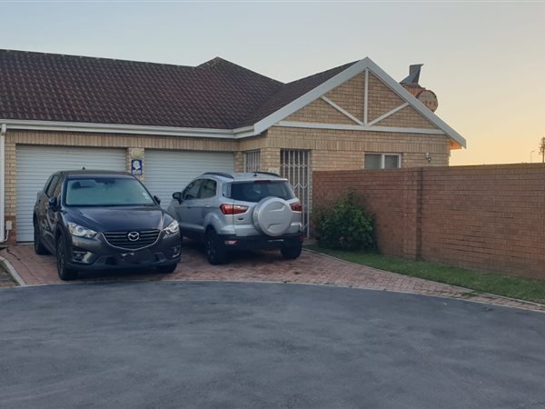 3 Bedroom Townhouse 3 Bedroom Townhouse