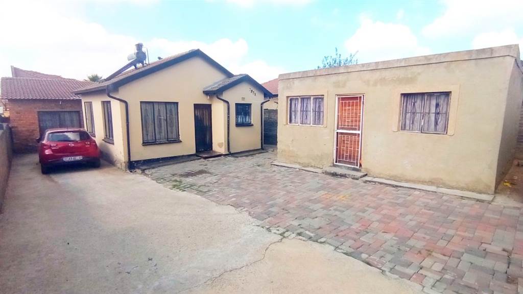 4 Bed House in Klipfontein View photo number 1