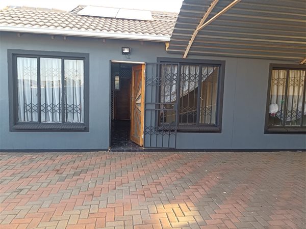 3 Bedroom House 3 Bedroom House