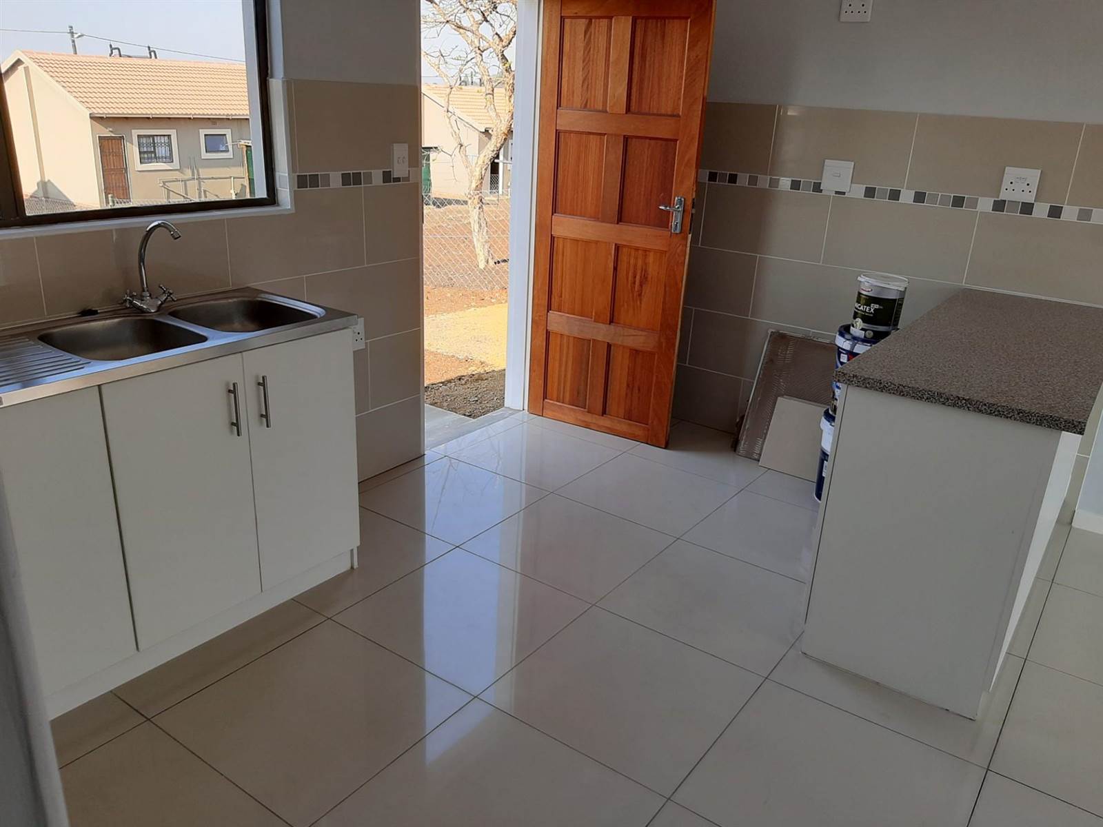3 Bed House in Estcourt photo number 3