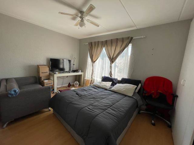 2 Bed Apartment in Fairland photo number 8