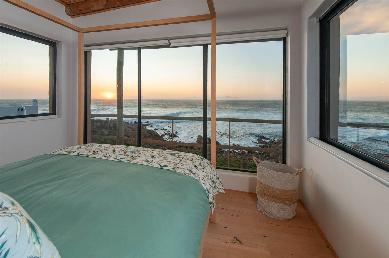 5 Bed House in Pringle Bay photo number 22