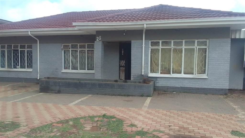 19 Bed House in Kempton Park Central photo number 1