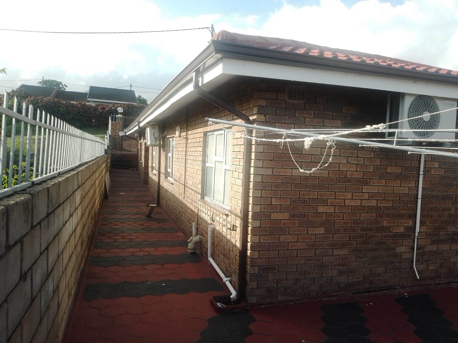 3 Bed House in Umlazi photo number 16