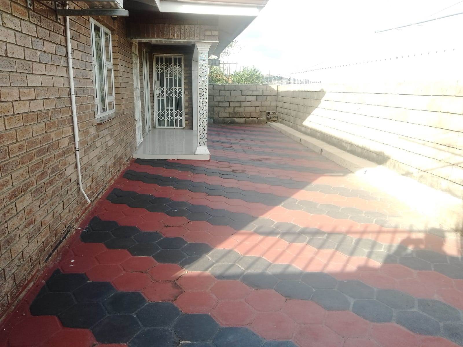 3 Bed House in Umlazi photo number 21