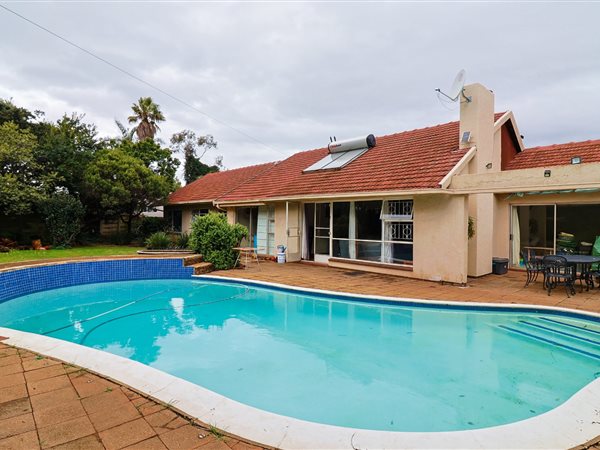 3 Bedroom House 3 Bedroom House