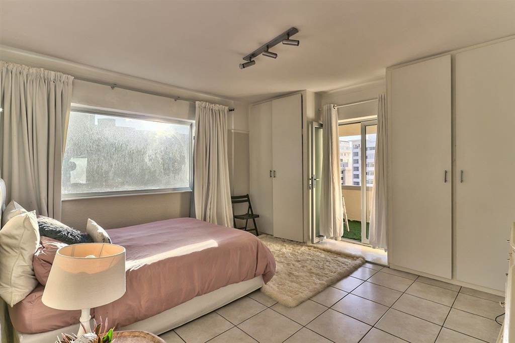 3 Bed Apartment in Sea Point photo number 22
