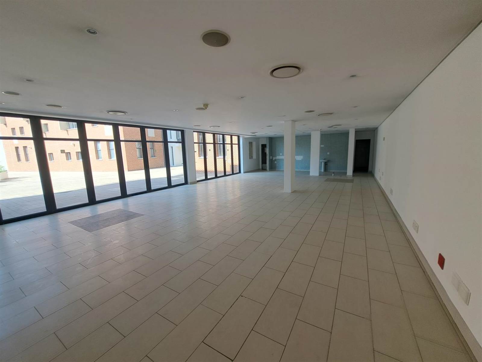 2205  m² Office Space in Zwartkop photo number 13