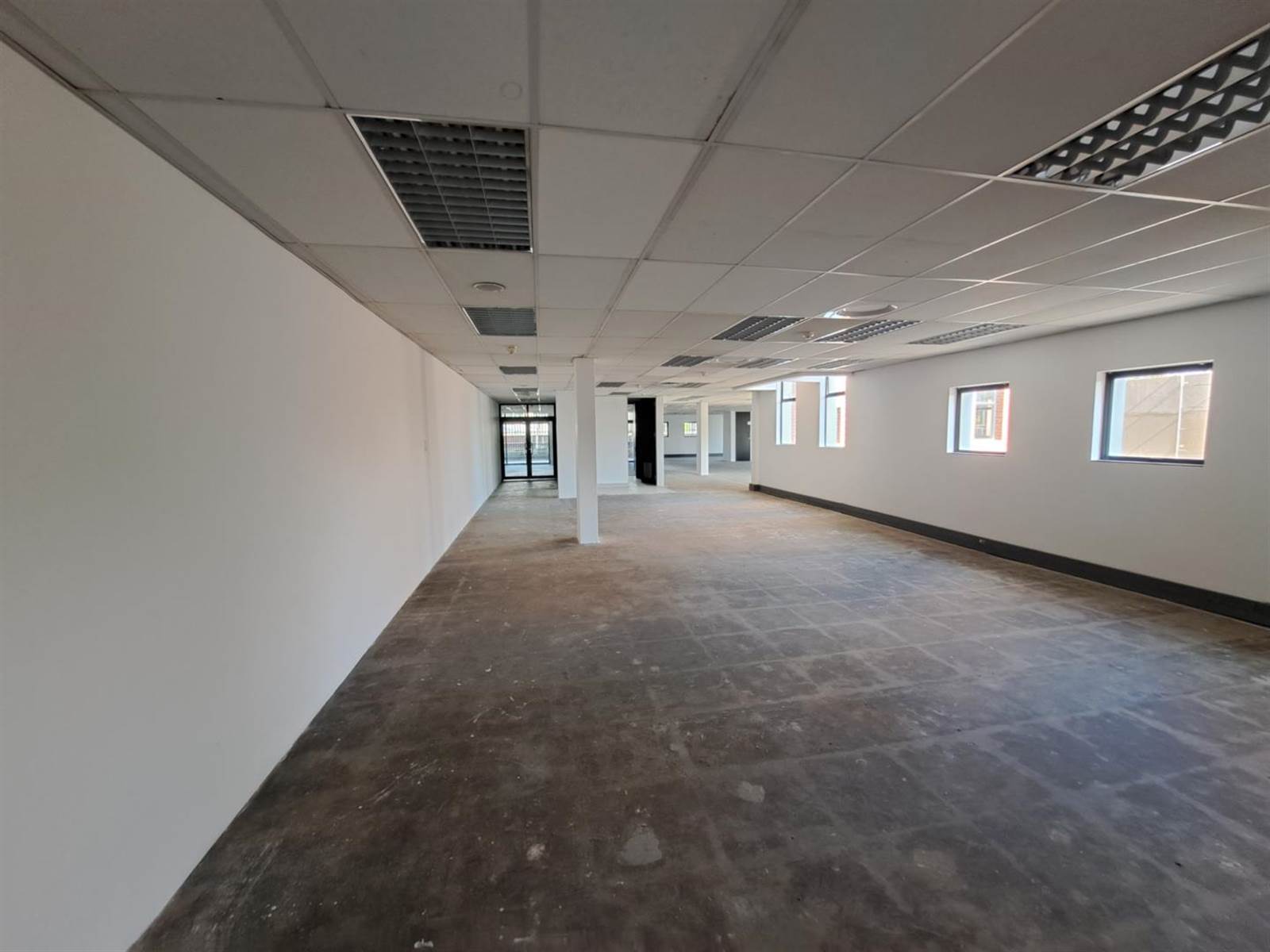 2205  m² Office Space in Zwartkop photo number 15