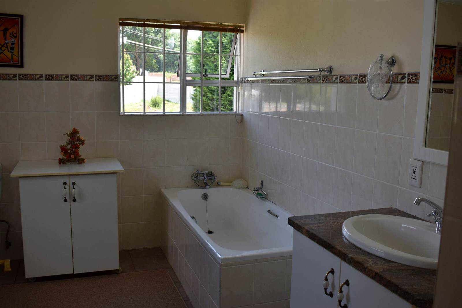 4 Bed House in Dullstroom photo number 22