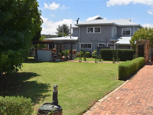 4 Bed House in Dullstroom
