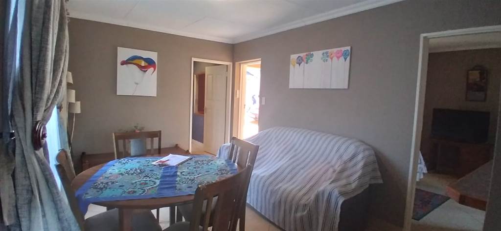 2 Bed Townhouse in Louis Trichardt photo number 8