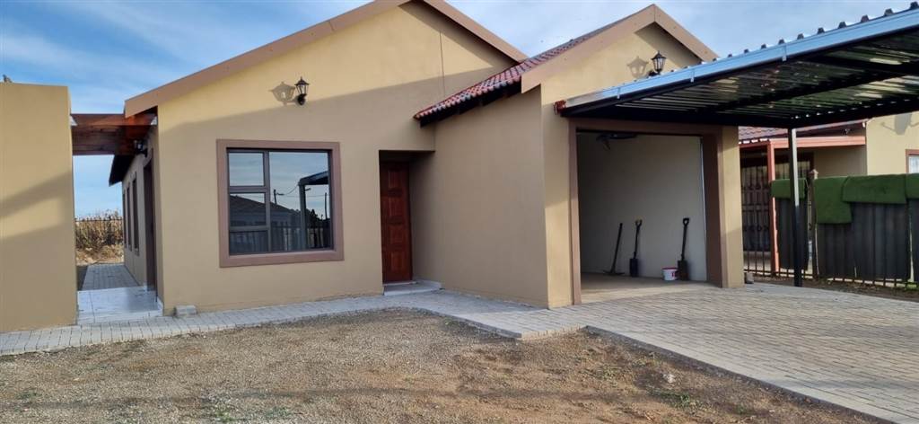 3 Bed House in Heidedal photo number 1