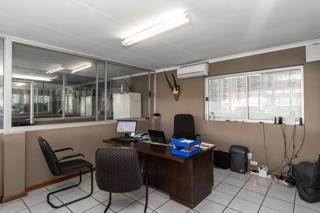 1350  m² Commercial space in Klerksdorp photo number 2