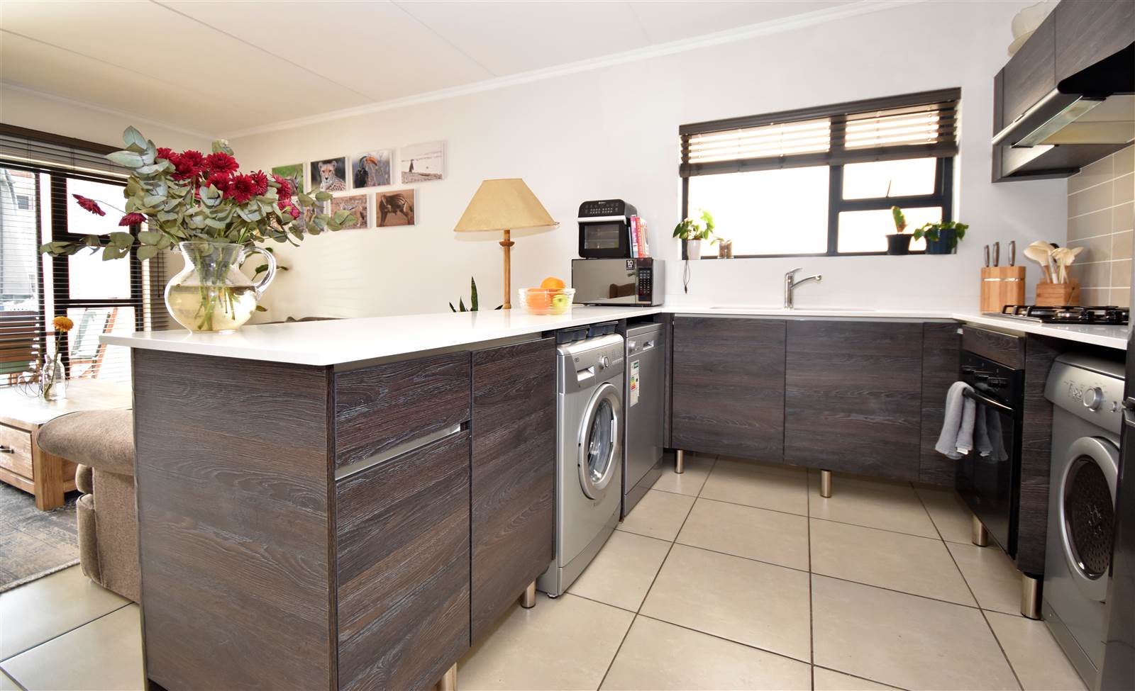 2 Bed Apartment in Olivedale photo number 9