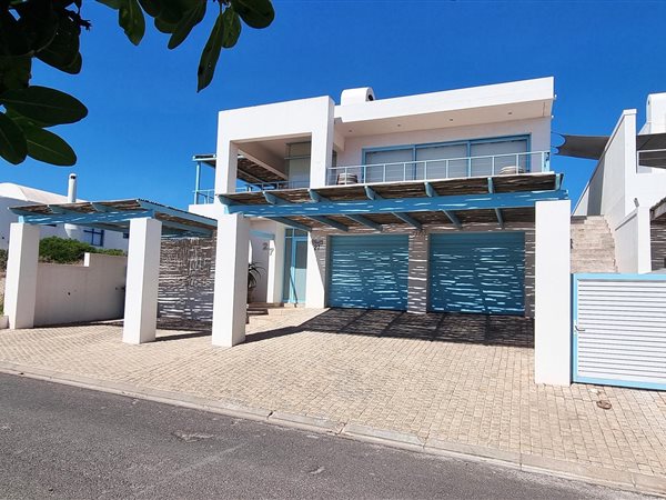 4 Bed House in Paradise Beach