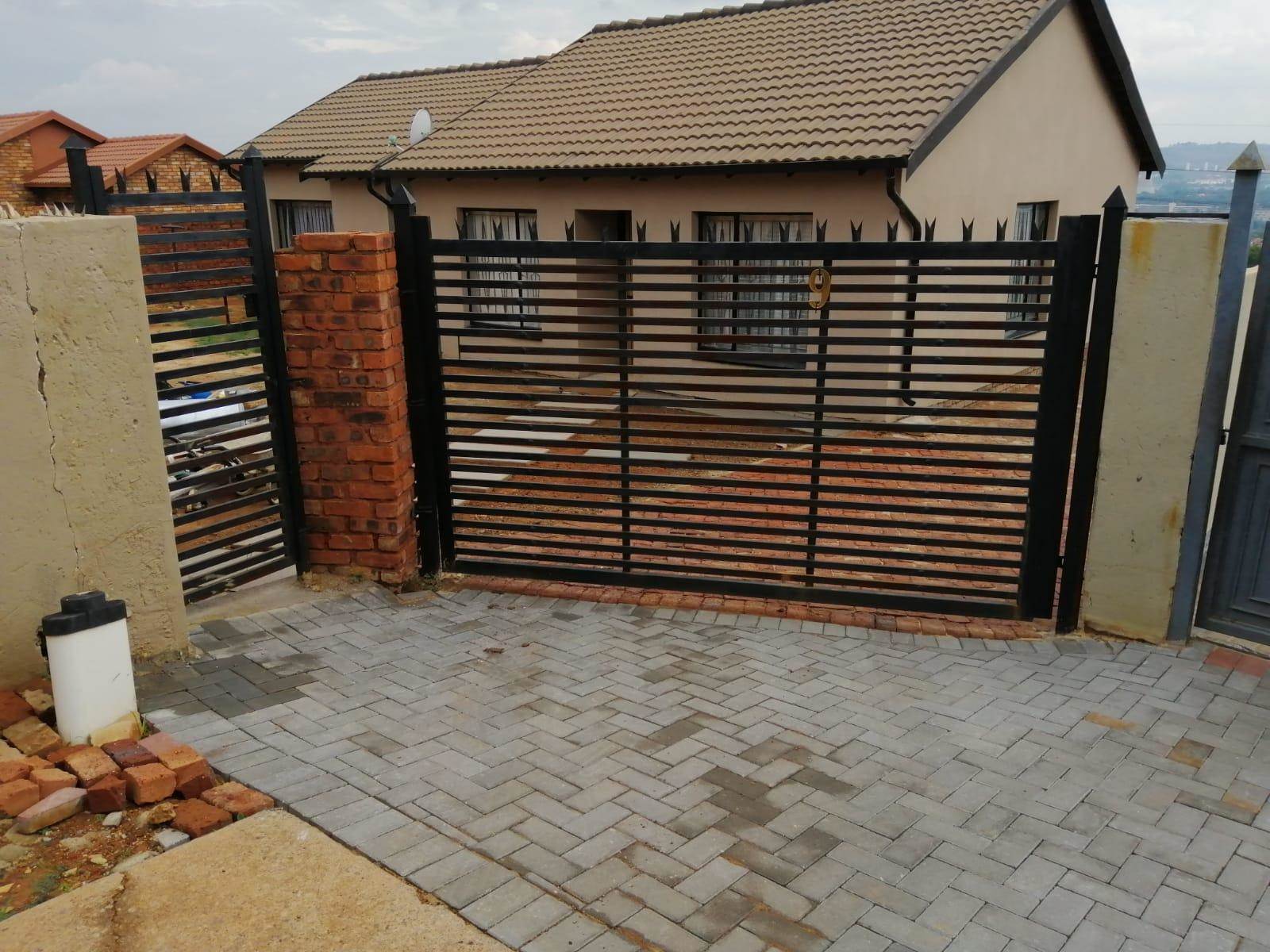 6 Bed House in Pretoria West photo number 13
