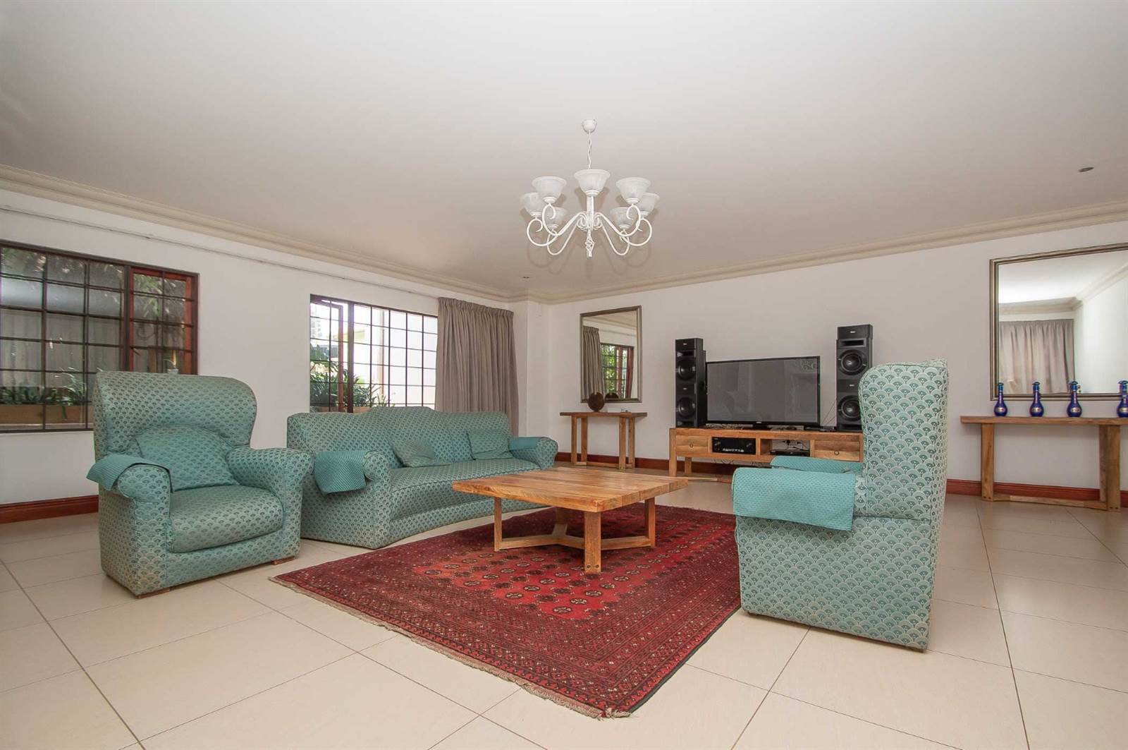 21 Bed House in Protea Ridge photo number 8