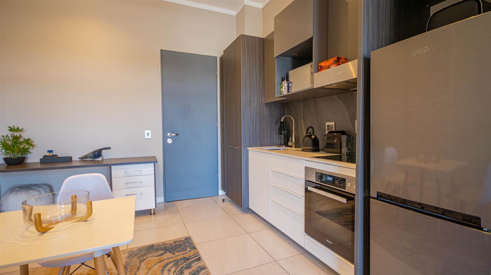 1 Bed Apartment in Menlyn photo number 24