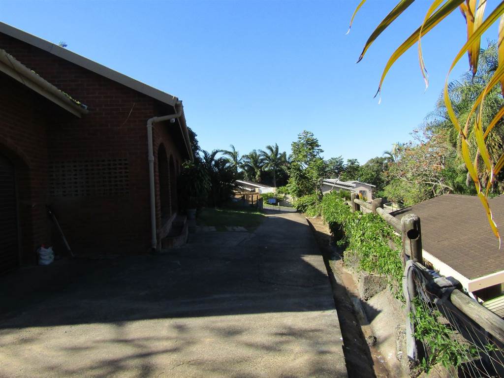 4 Bed House in Shelly Beach photo number 17