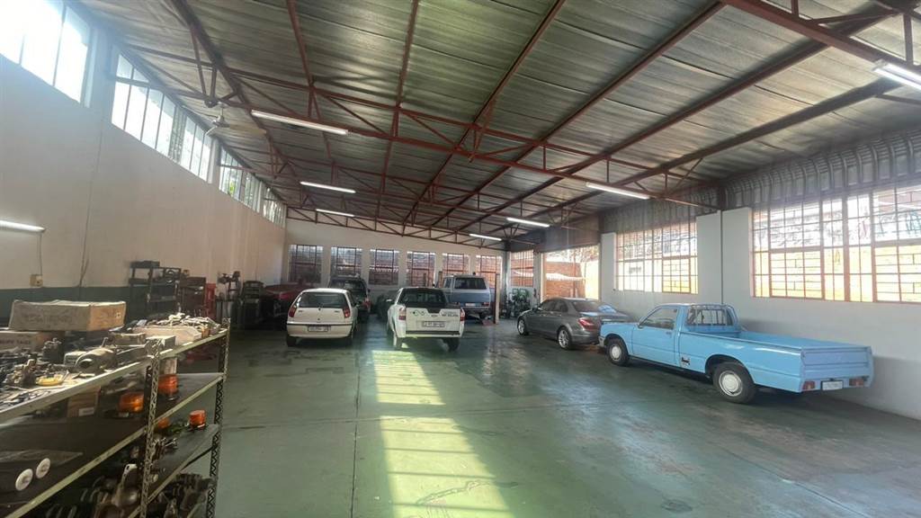 400  m² Industrial space in Pretoria West photo number 3