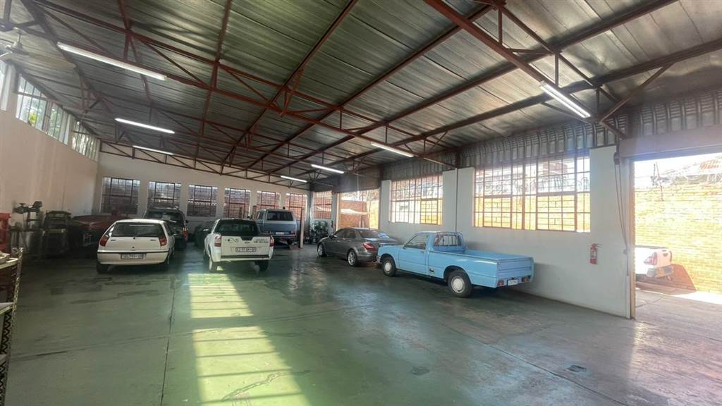 400  m² Industrial space in Pretoria West photo number 2