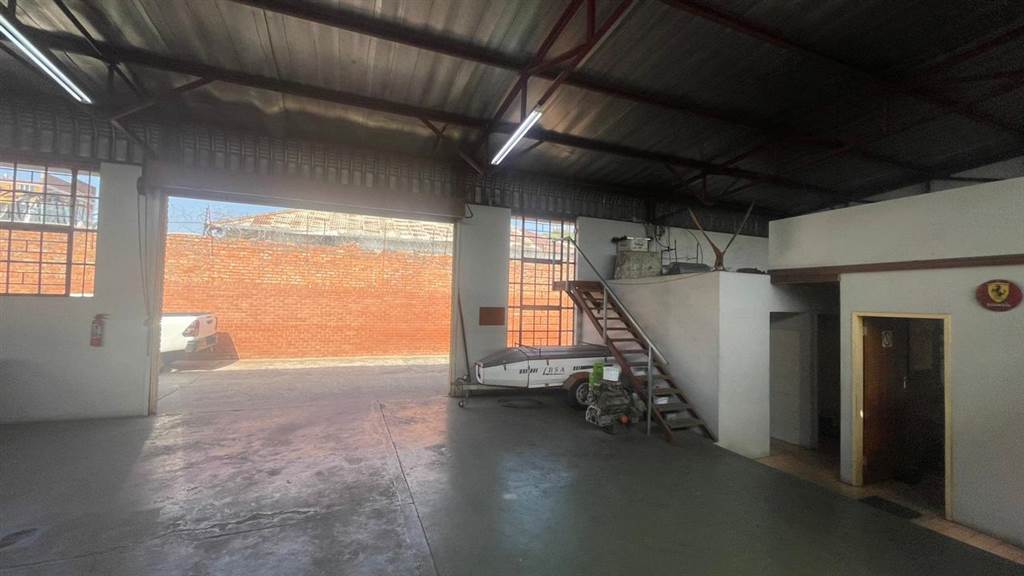 400  m² Industrial space in Pretoria West photo number 12