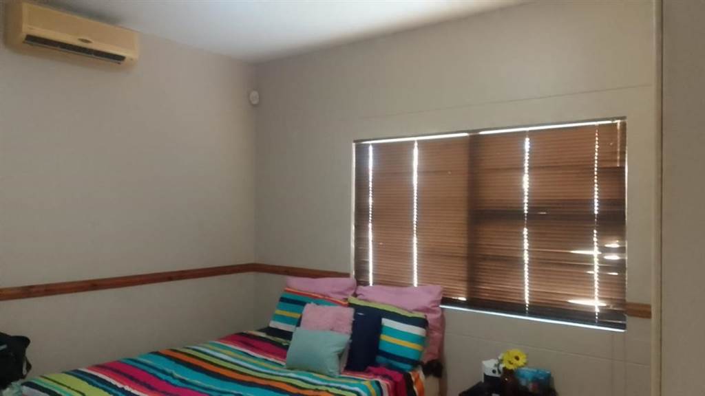 2 Bed Flat in Waterval East photo number 12