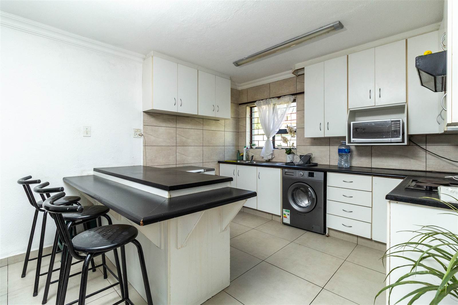 3 Bed Townhouse in Randpark Ridge photo number 12