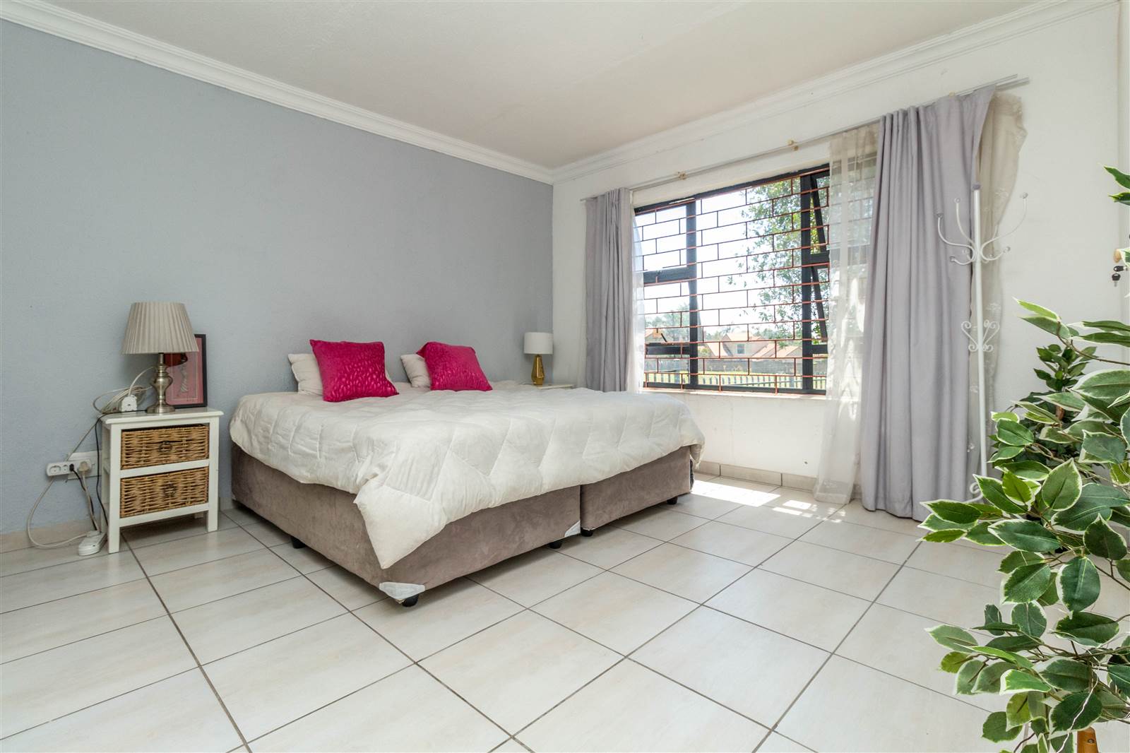3 Bed Townhouse in Randpark Ridge photo number 6