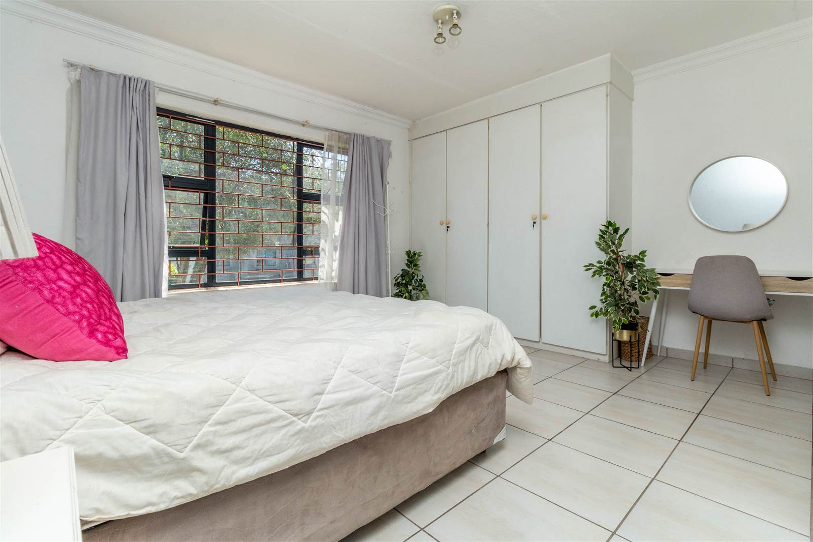 3 Bed Townhouse in Randpark Ridge photo number 5