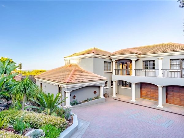 6 Bed House in Constantia Park