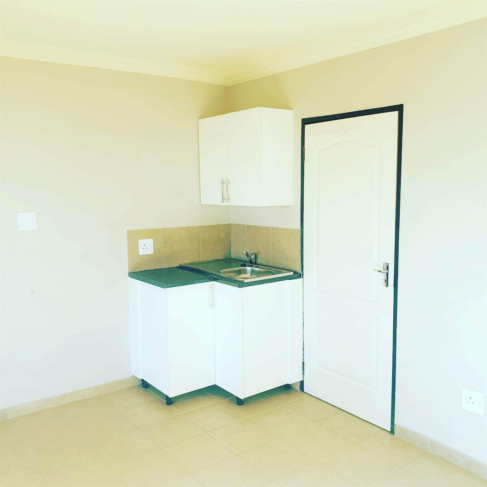 1 Bed Flat in Mamelodi East photo number 16