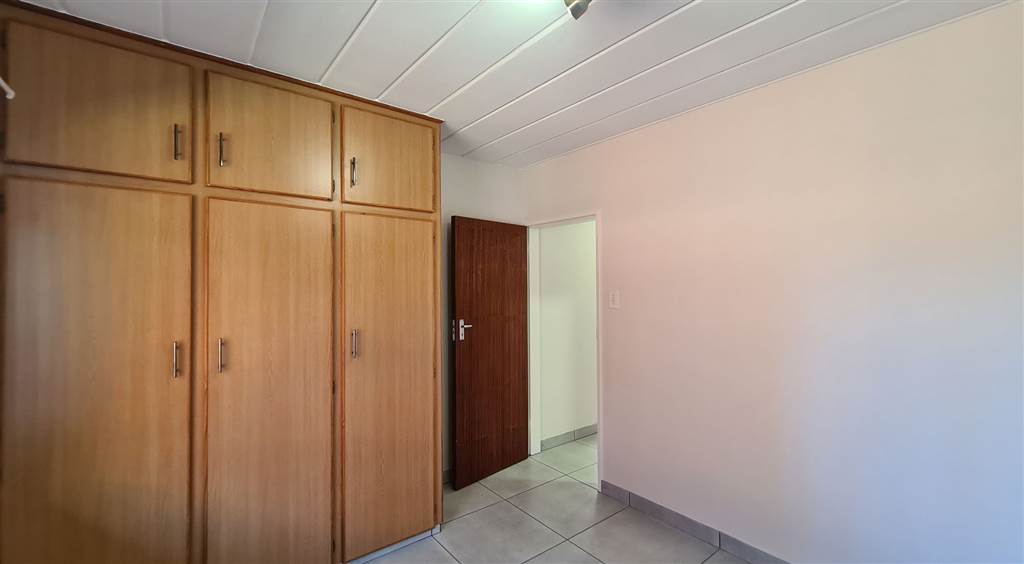 2 Bed Apartment in Kanoniers Park photo number 12