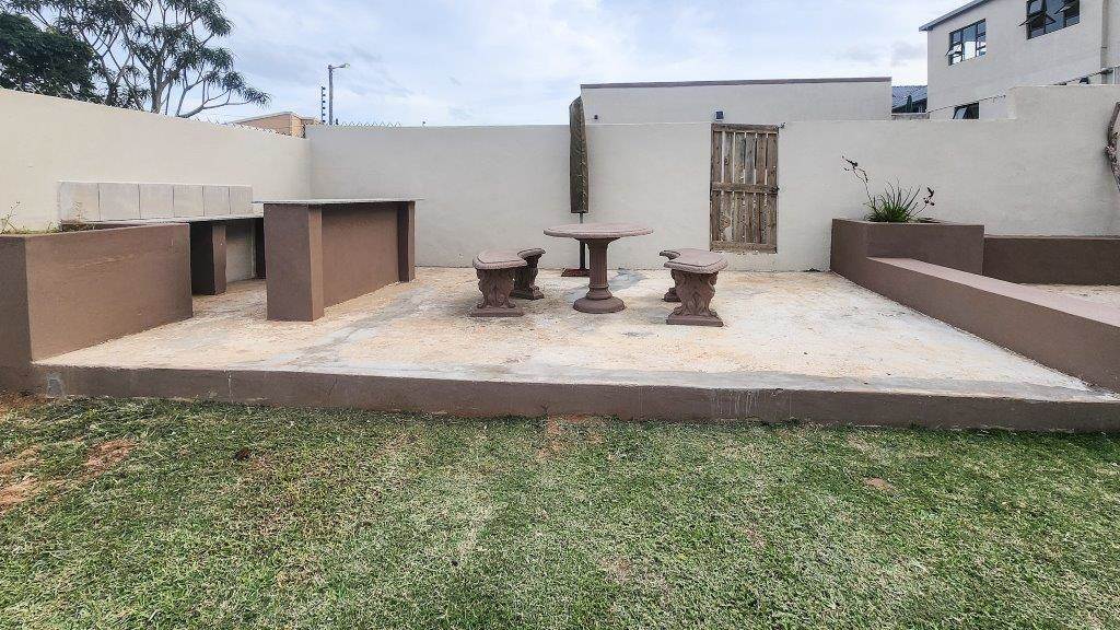 4 Bed House in Manaba photo number 4