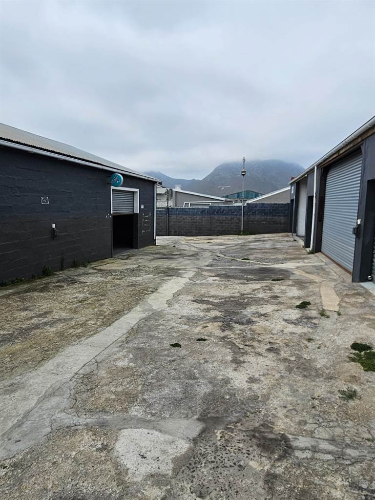 614  m² Commercial space in Gansbaai and surrounds photo number 2